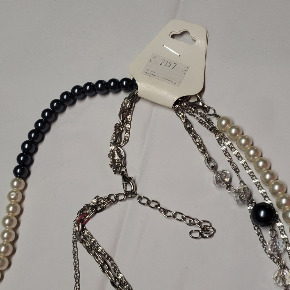 Layered necklace - Picture 5 of 14